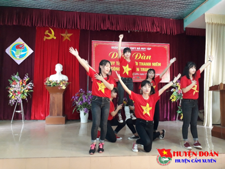 Đoàn trường THPT Hà Huy Tập tổ chức Diễn đàn “Hà Huy Tập – Người thanh niên cộng sản kiên trung”.