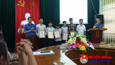 Huyện đoàn Cẩm Xuyên phối hợp với Phòng Giáo dục & Đào tạo huyện  tổ chức Hội thi “Tin học trẻ” toàn huyện, năm 2017.