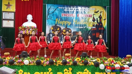 Trường THCS Nguyễn Hữu Thái tổ chức thành công chương trình ngoại khóa “ English Festival- Happy halloween”