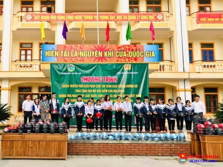 Tuổi trẻ Cẩm Xuyên hưởng ứng ngày pháp luật Việt Nam 2020