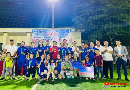 Tổ chức thành công giải bóng đá nữ huyện Cẩm Xuyên năm 2022