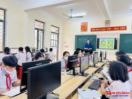 Hội đồng đội huyện Cẩm Xuyên tổ chức mô hình nâng cao năng lực số cho thiếu nhi năm học 2022 - 20
